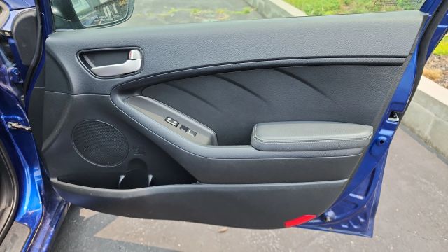 2018 Kia Forte - Image 16