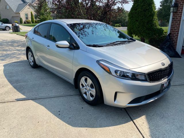 2017 Kia Forte - Image 3