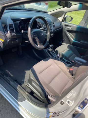2017 Kia Forte - Image 7