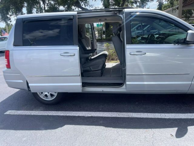 2010 CHRYSLER TOWN & COUNTRY PASSENGER SILVER AUTOMATIC - Elite Automall LLC in Tavares,FL,28.81693, -81.72783