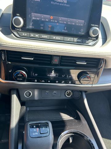 2021 Nissan Rogue - Image 21