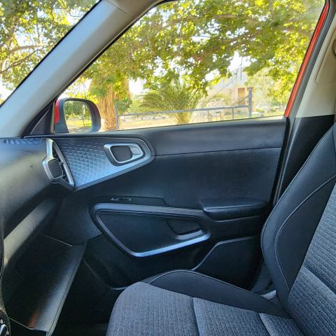 2021 Kia Soul - Image 22
