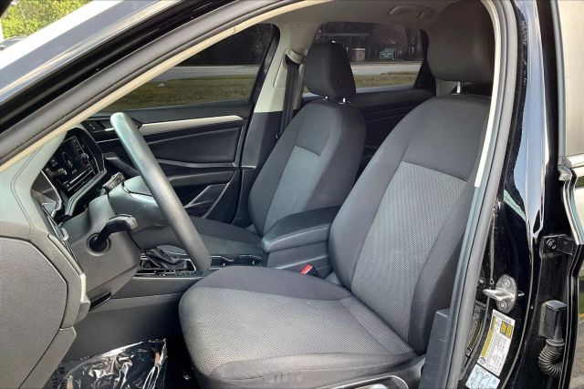 2021 Volkswagen Jetta - Image 11