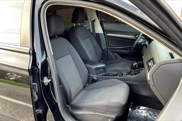 2021 Volkswagen Jetta - Image 14