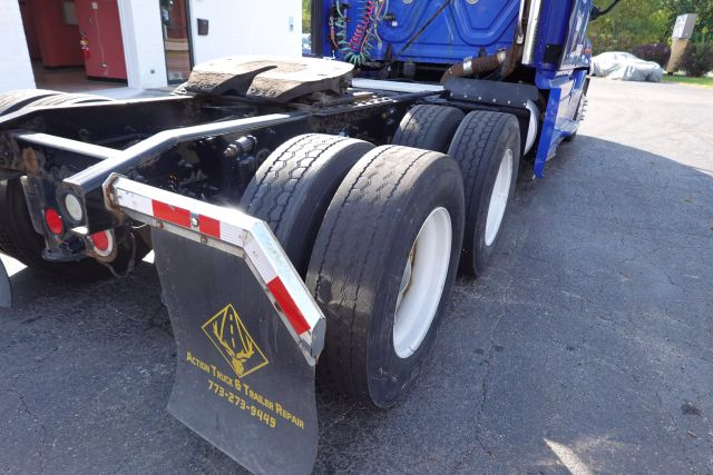 2014 Freightliner Cascadia - Image 7