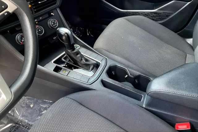 2021 Volkswagen Jetta - Image 18