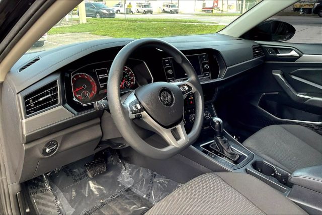 2021 Volkswagen Jetta - Image 15