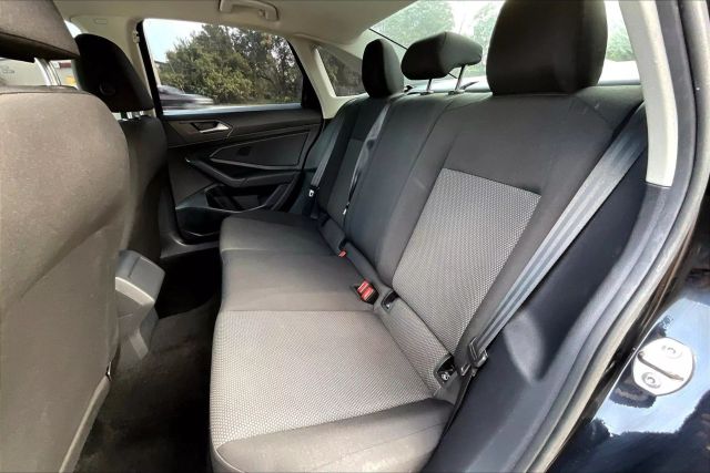 2021 Volkswagen Jetta - Image 12