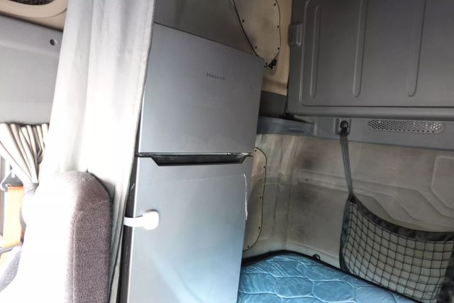 2014 Freightliner Cascadia - Image 11