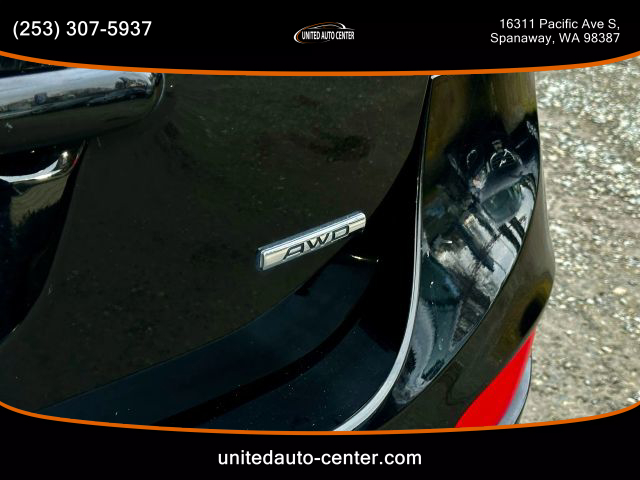 2012 Hyundai Santa Fe - Image 18