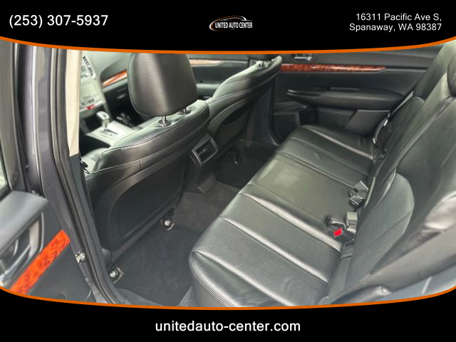 2010 Subaru Outback - Image 12