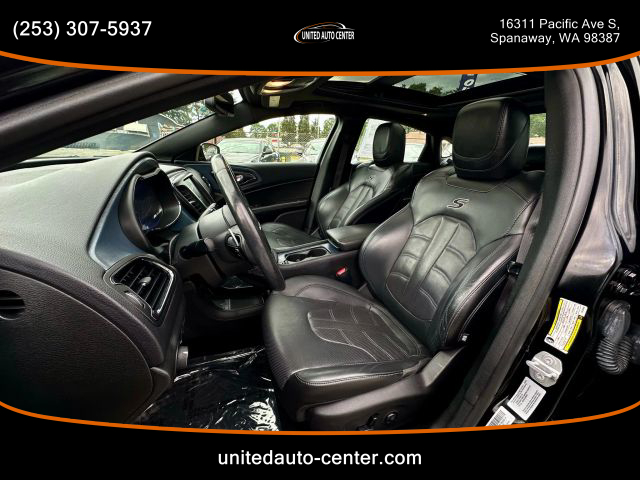 2015 Chrysler 200 - Image 14
