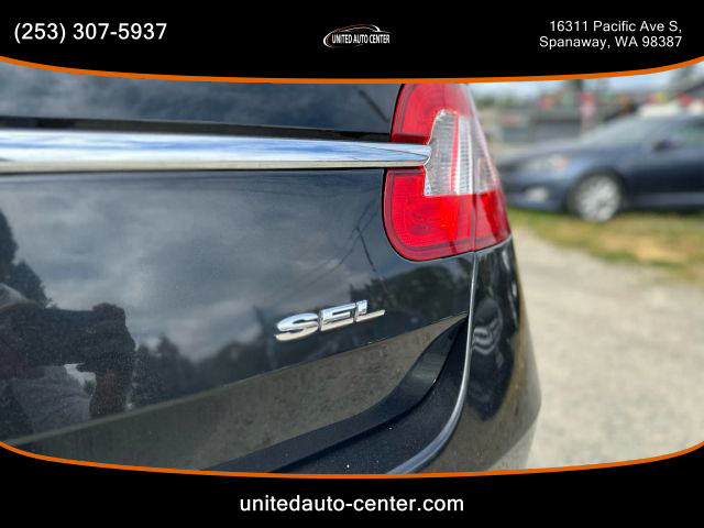 2011 Ford Taurus - Image 17