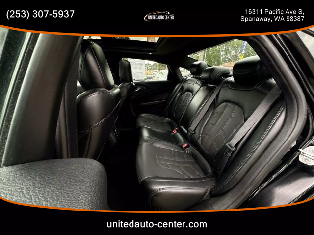 2015 Chrysler 200 - Image 17