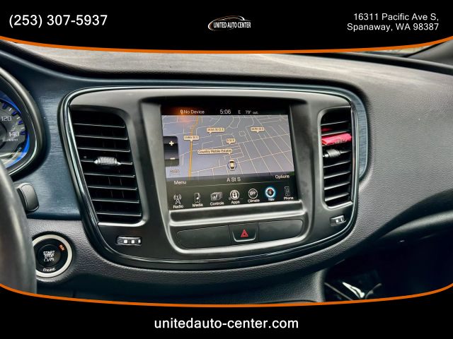 2015 Chrysler 200 - Image 11