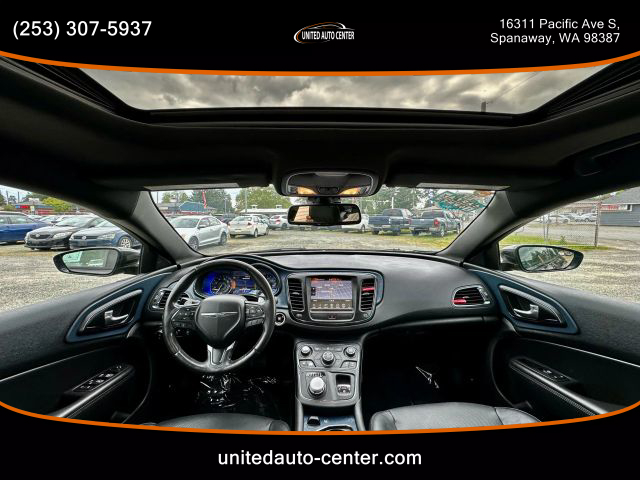 2015 Chrysler 200 - Image 7