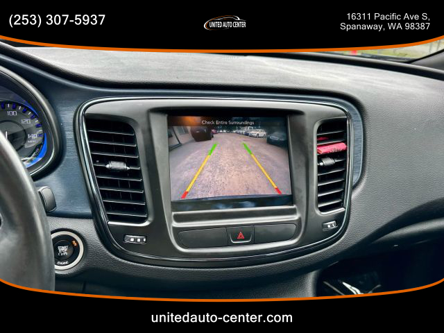 2015 Chrysler 200 - Image 12