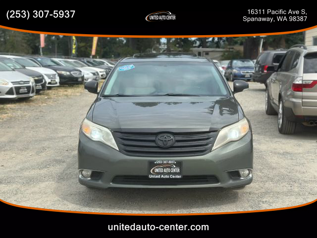 2011 Toyota Avalon - Image 2