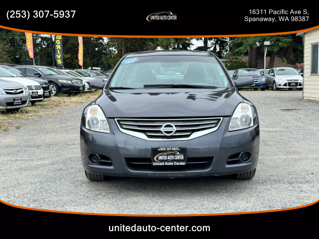 2010 Nissan Altima - Image 2