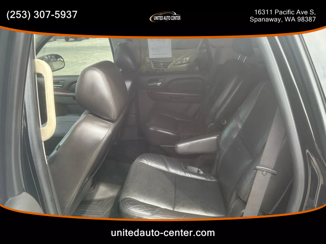 2010 Cadillac Escalade - Image 12