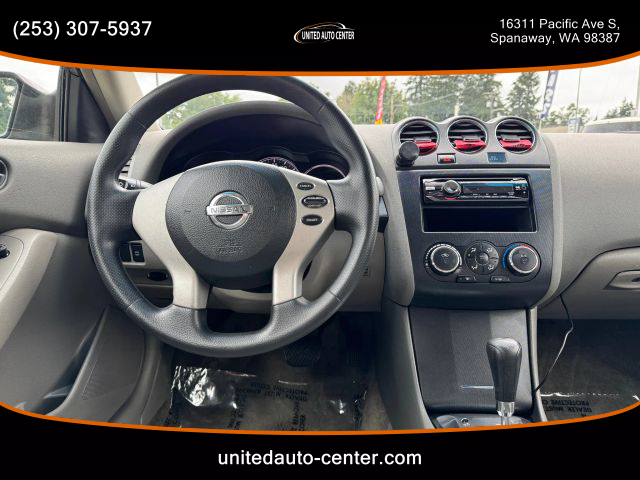 2010 Nissan Altima - Image 10