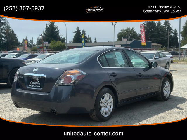 2010 Nissan Altima - Image 4