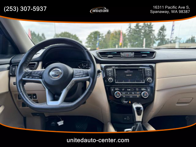2018 Nissan Rogue - Image 11