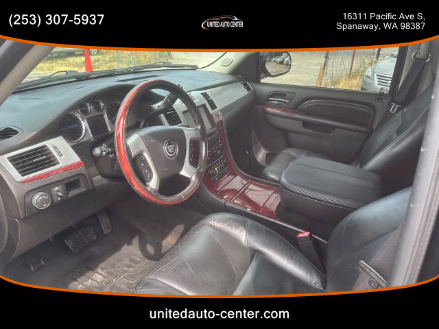 2010 Cadillac Escalade - Image 15