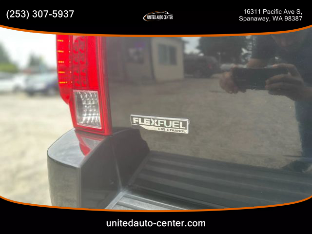 2010 Cadillac Escalade - Image 9