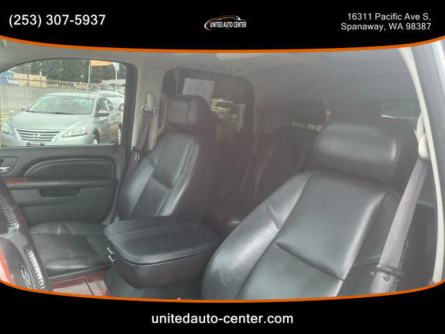 2010 Cadillac Escalade - Image 16