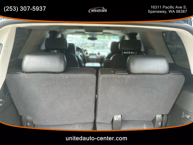 2010 Cadillac Escalade - Image 10
