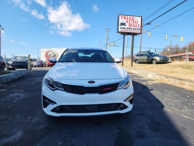 2019 Kia Optima - Image 2