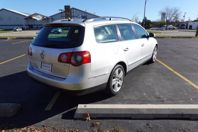 2008 Volkswagen Passat - Image 5