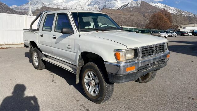 1995 Toyota Hilux - Image 4