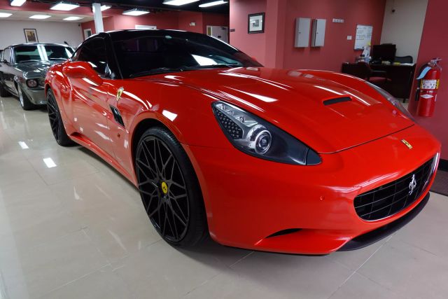2014 Ferrari California - Image 2