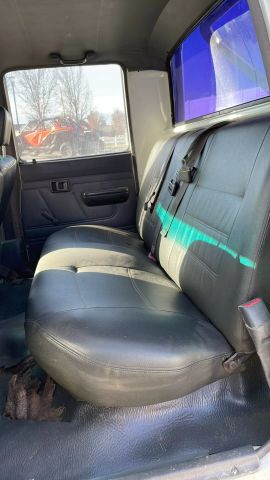 1995 Toyota Hilux - Image 14