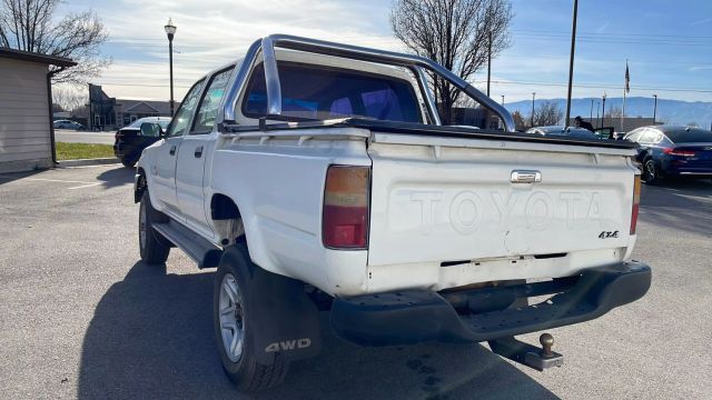 1995 Toyota Hilux - Image 8