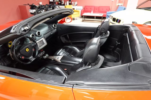 2014 Ferrari California - Image 16