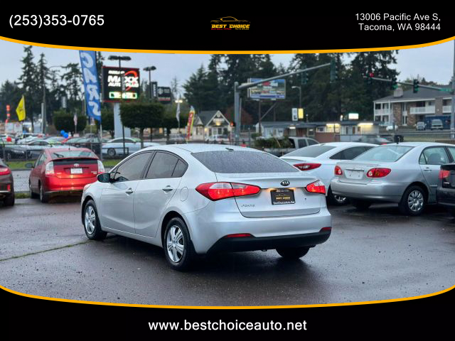 2015 Kia Forte - Image 2