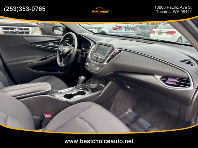 2016 Chevrolet Malibu - Image 10