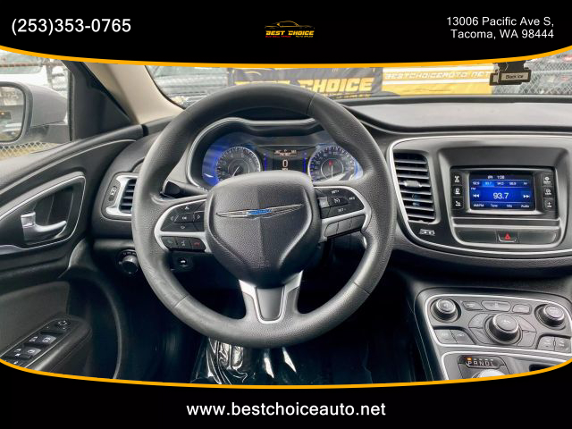 2015 Chrysler 200 - Image 13