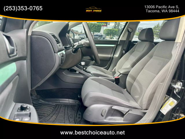 2009 Volkswagen Rabbit - Image 15