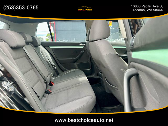 2009 Volkswagen Rabbit - Image 17