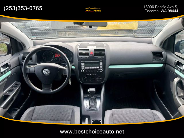 2009 Volkswagen Rabbit - Image 11