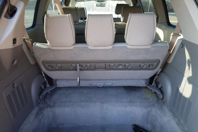 2007 Nissan Quest - Image 16