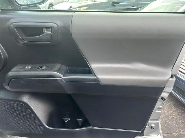 2018 Toyota Tacoma Access Cab Sr Pickup 4d 6 Ft - Image 26