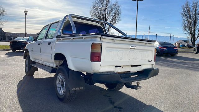 1995 Toyota Hilux - Image 9