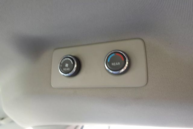 2007 Nissan Quest - Image 15