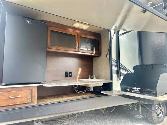 2017 Keystone Outback Supelite - Image 13