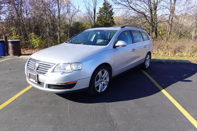 2008 Volkswagen Passat - Image 1